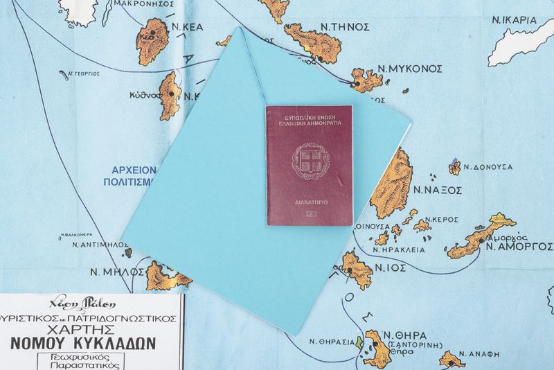 © odysseas tsompanoglou - Image from the Non Cycladia photography project