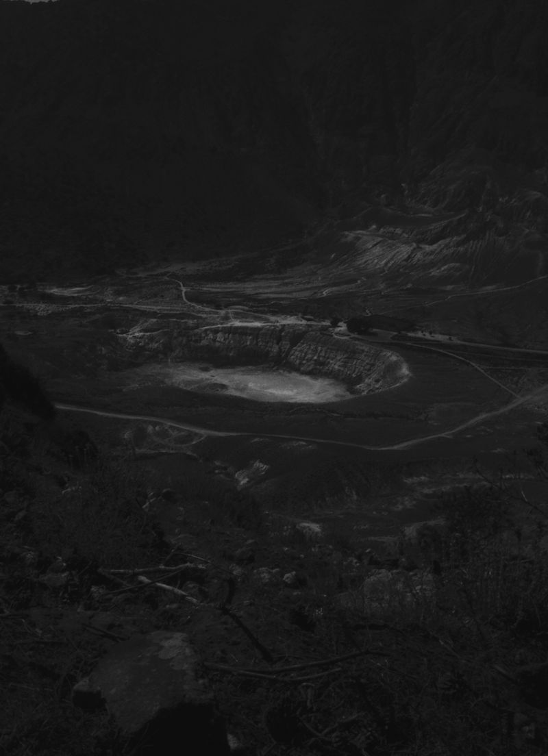 © Eliot Nasrallah - Image from the Les yeux fermés (Eyes Closed) photography project