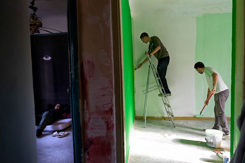 © Nikos Pilos - Image from the THE REFUGE_55 SQUARE METERS photography project