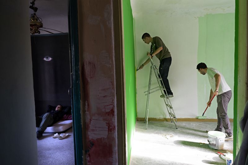 © Nikos Pilos - Image from the THE REFUGE_55 SQUARE METERS photography project