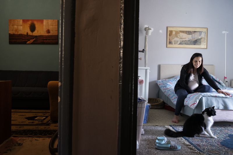 © Nikos Pilos - Image from the THE REFUGE_55 SQUARE METERS photography project