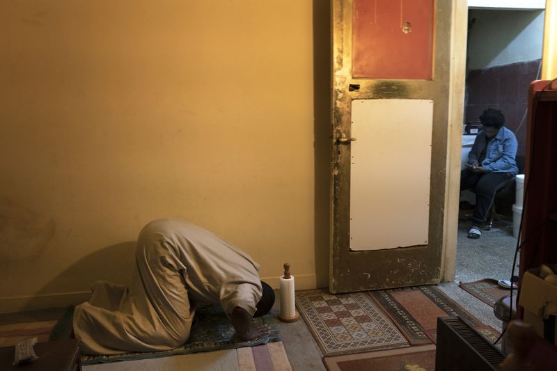 © Nikos Pilos - Image from the THE REFUGE_55 SQUARE METERS photography project