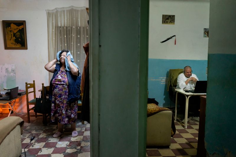 © Nikos Pilos - Image from the THE REFUGE_55 SQUARE METERS photography project