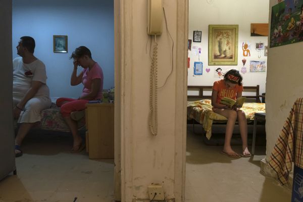 © Nikos Pilos - Image from the THE REFUGE_55 SQUARE METERS photography project