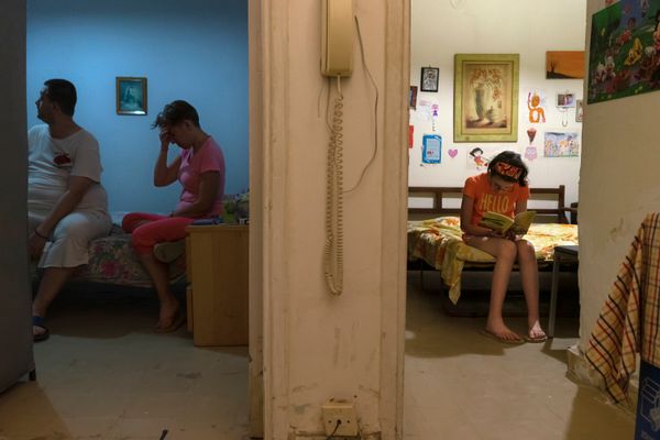 © Nikos Pilos - Image from the THE REFUGE_55 SQUARE METERS photography project