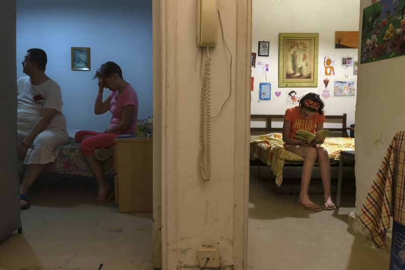 © Nikos Pilos - Image from the THE REFUGE_55 SQUARE METERS photography project