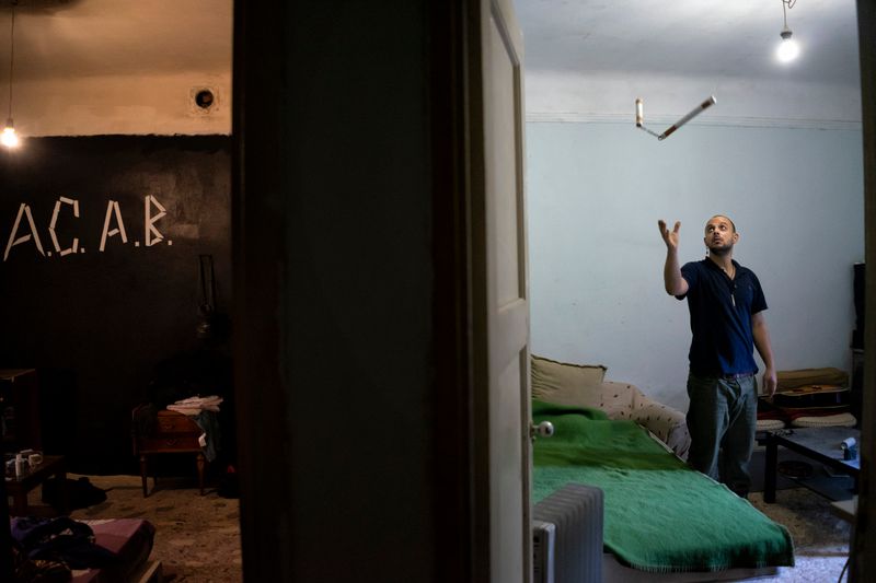 © Nikos Pilos - Image from the THE REFUGE_55 SQUARE METERS photography project