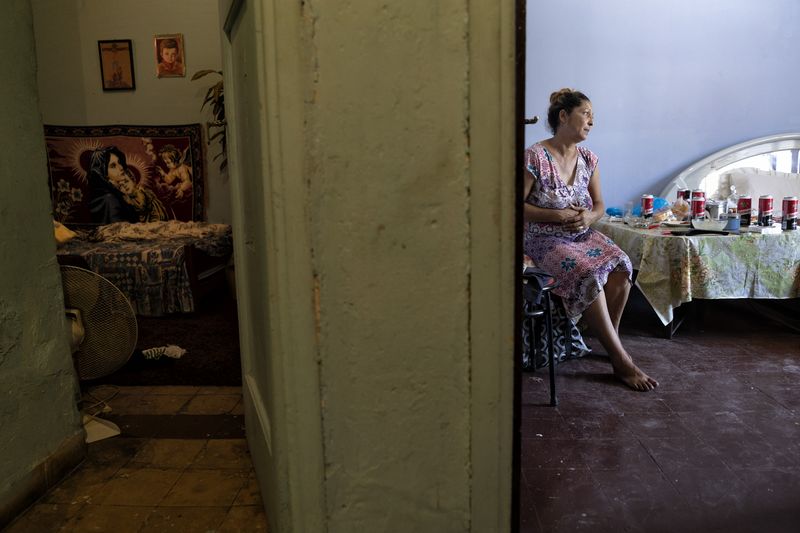 © Nikos Pilos - Image from the THE REFUGE_55 SQUARE METERS photography project