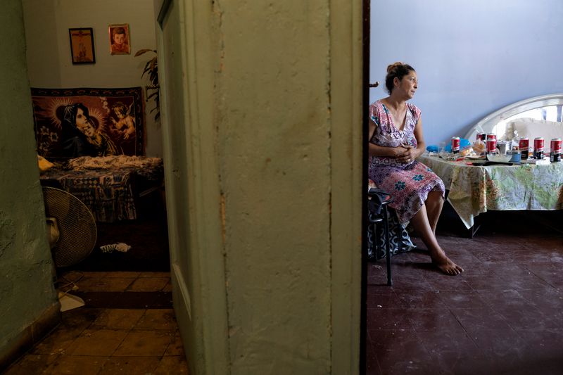 © Nikos Pilos - Image from the THE REFUGE_55 SQUARE METERS photography project