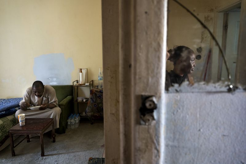 © Nikos Pilos - Image from the THE REFUGE_55 SQUARE METERS photography project