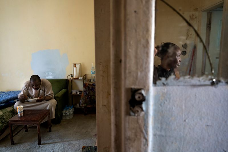 © Nikos Pilos - Image from the THE REFUGE_55 SQUARE METERS photography project