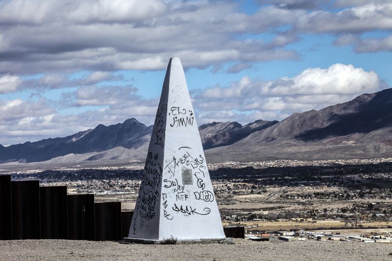 © Francisco Mata - Image from the La línea. photography project