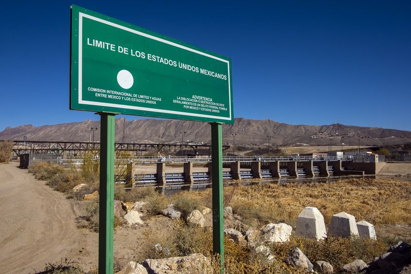 © Francisco Mata - Image from the La línea. photography project