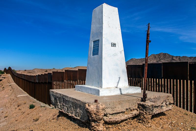 © Francisco Mata - Image from the La línea. photography project