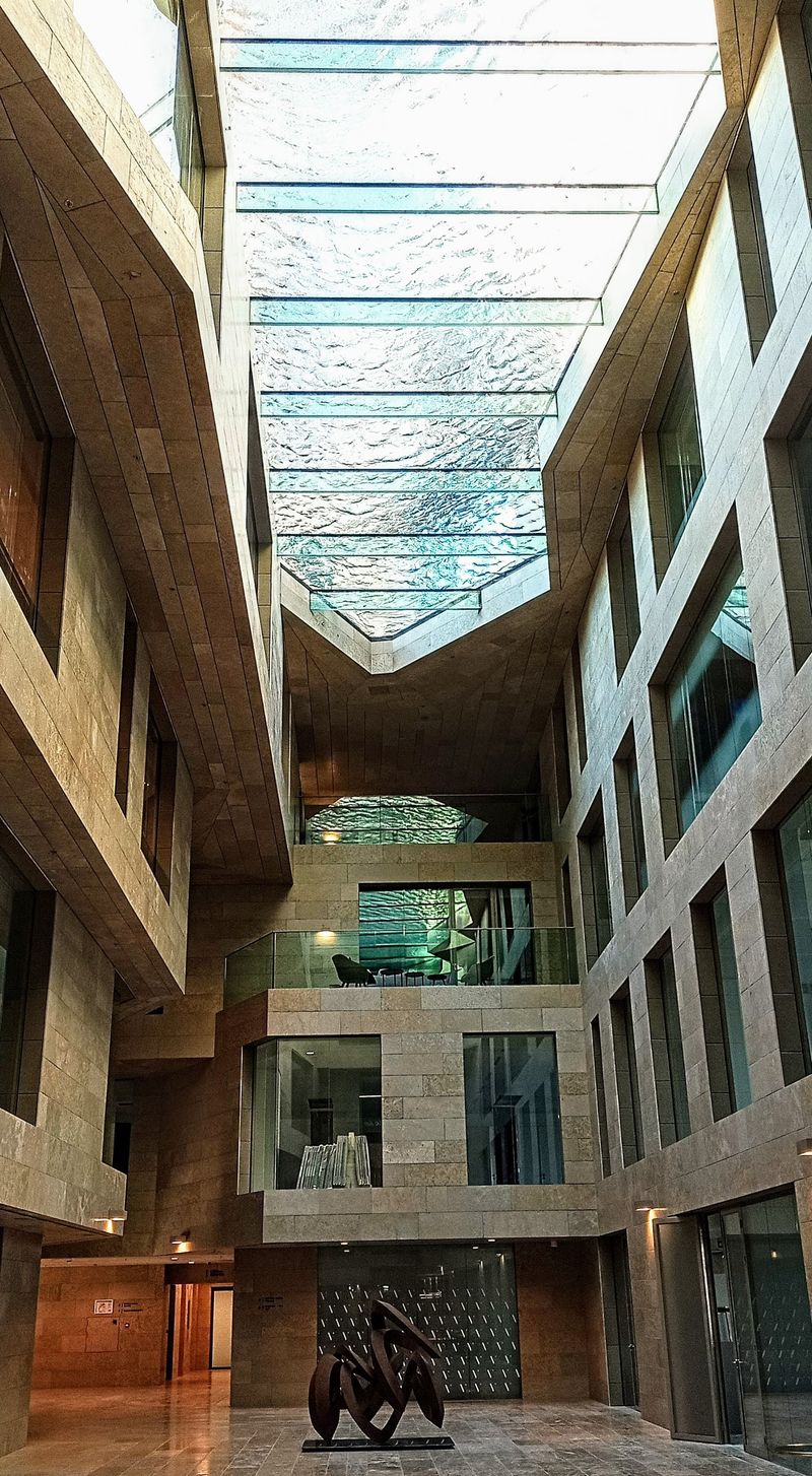 © Jürgen Joherl - Another view of the huge "Atrium" hall with also a glimpse of the water filled ceiling @The Valley, Amsterdam
