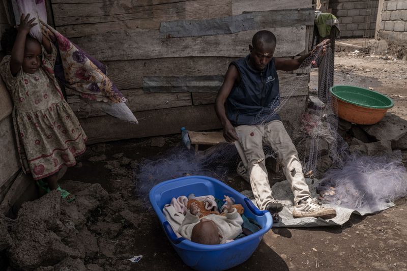 © AUBIN MUKONI - Image from the The lake has become silent. photography project