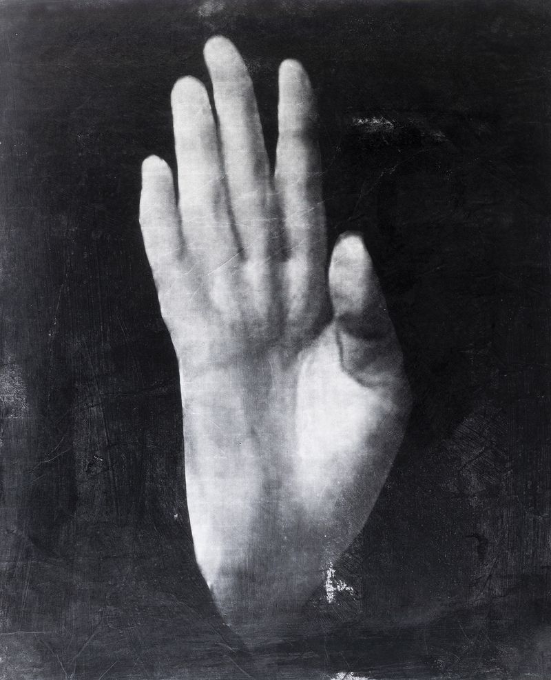 © Amy Carkeek - Amy Carkeek, Restrain, 2023, Unique silver gelatin print on rice paper, 58 x 43 cm.