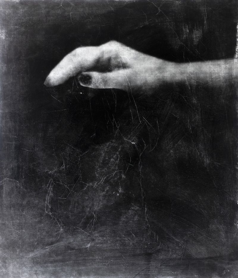 © Amy Carkeek - Amy Carkeek, Healer, 2023, Unique silver gelatin print on rice paper, 58 x 43 cm.