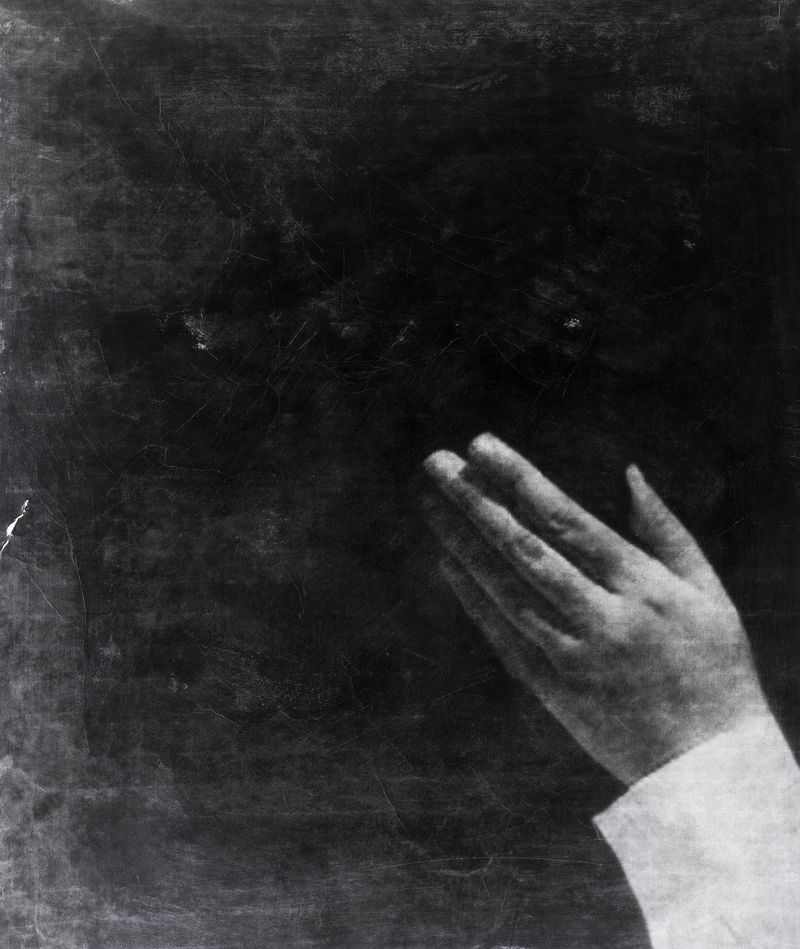 © Amy Carkeek - Amy Carkeek, Dignity and Grace #1, 2023, Unique silver gelatin print on rice paper, 58 x 43 cm.