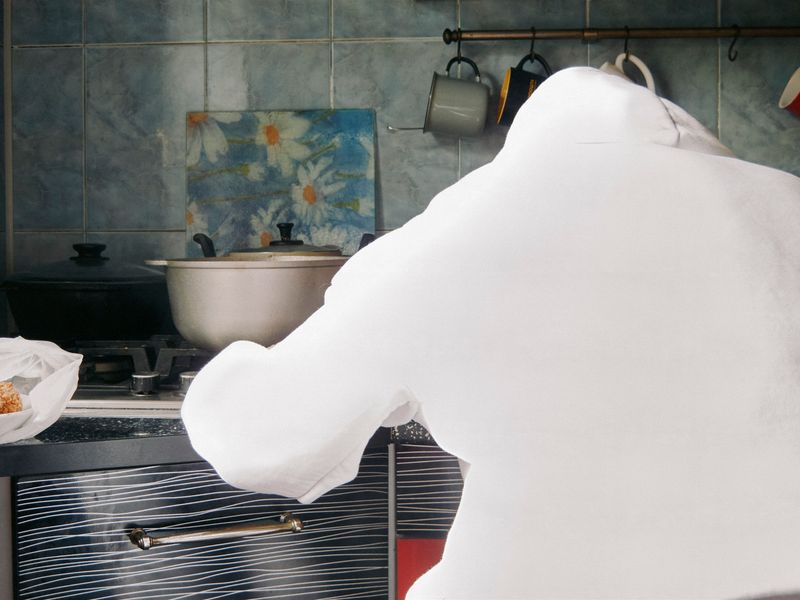 © Anastasia Miseyko - Back shot of Tatiana Miseyko in Kropivnitski, broken camera.