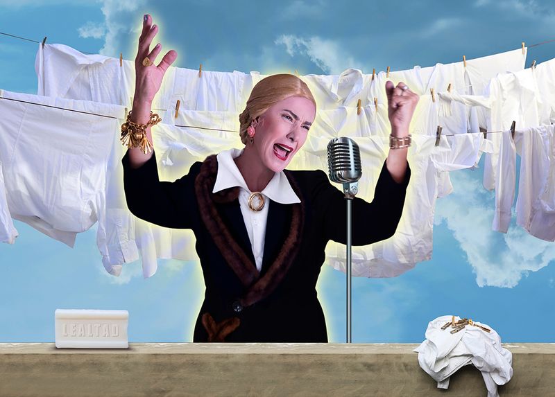 © Andrea Guedella - EVITA DESCAMISADA