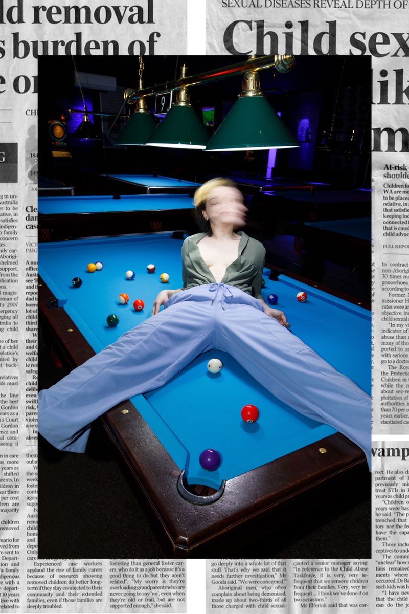 © Katerina Kouzmitcheva - FR: Je m’en bats les couilles. Literal translation: I slap my balls on it