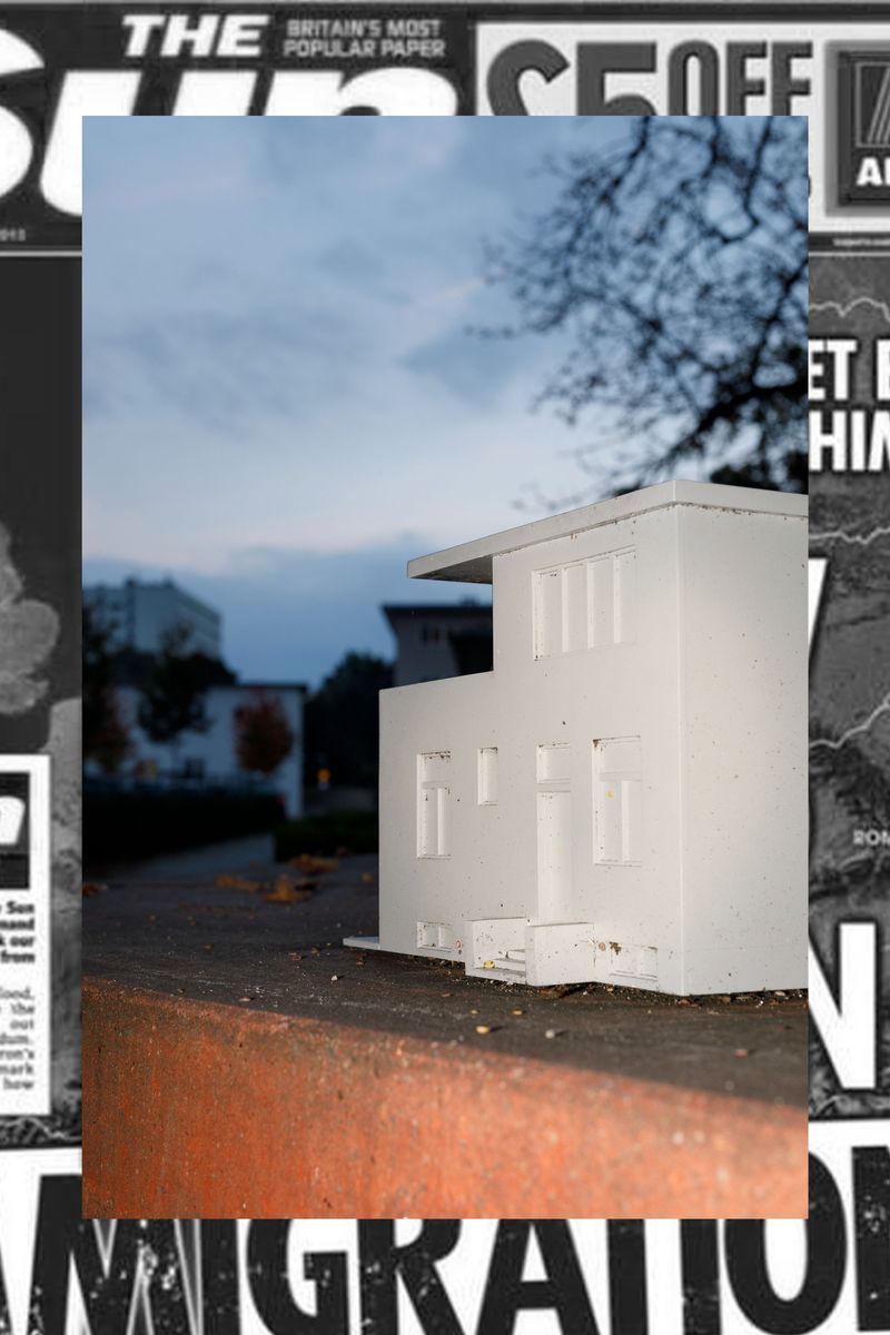 © Katerina Kouzmitcheva - RU: Моя хата с краю, ничего не знаю. Literal translation: My hut is on the edge