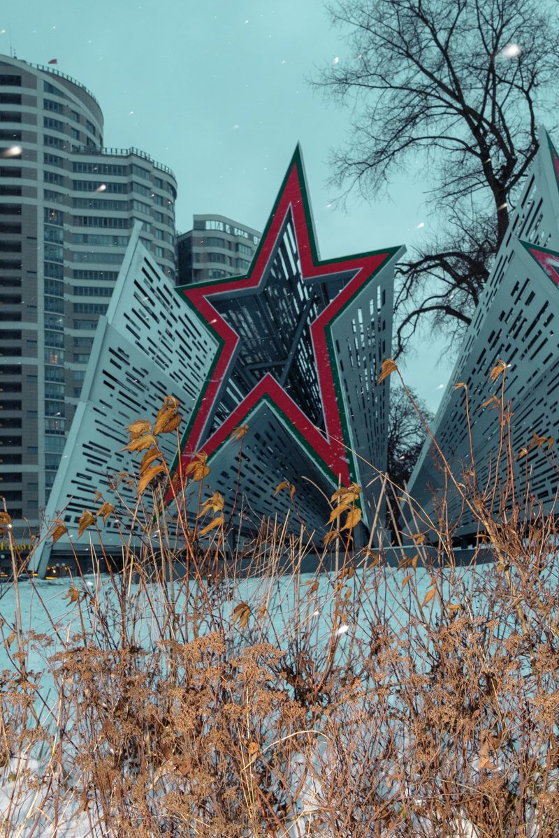 © Katerina Kouzmitcheva - Image from the How to eat at night photography project