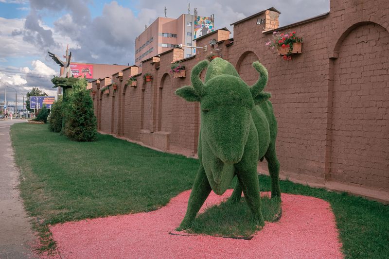 © Katerina Kouzmitcheva - Image from the How To Eat At Night photography project