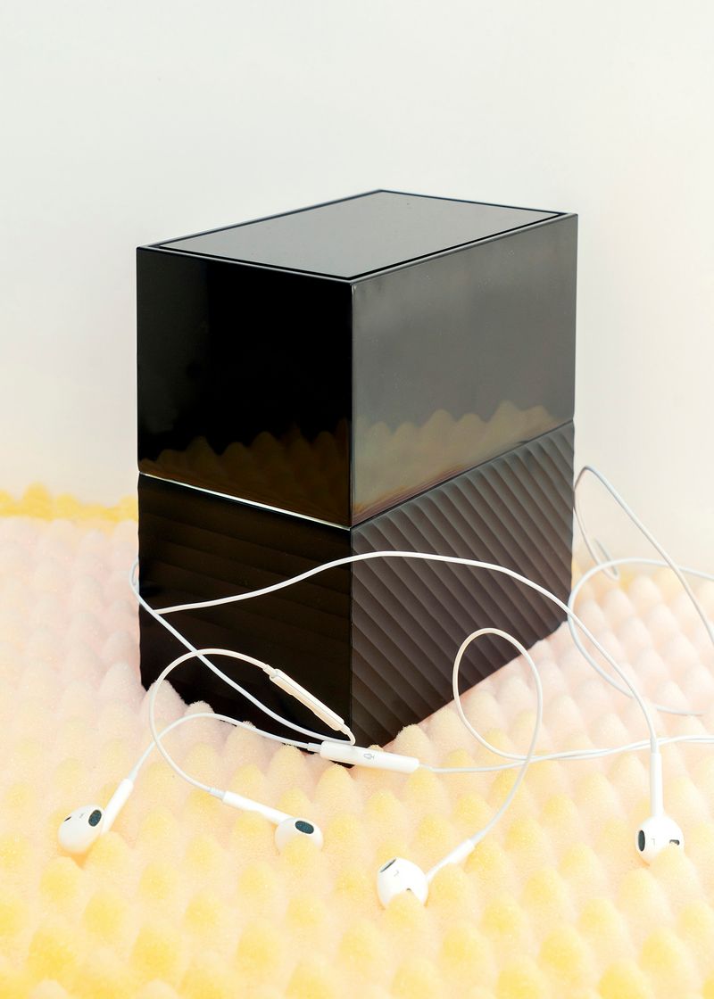 © Moritz Jekat - Western Digital 8TB and Apple Headphones – Or where we store our memories