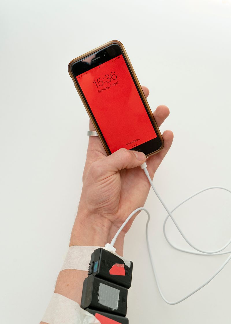 © Moritz Jekat - I-Phone Arm