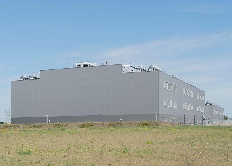 © Moritz Jekat - Server Farm "Biere" – Or where our lives are stored