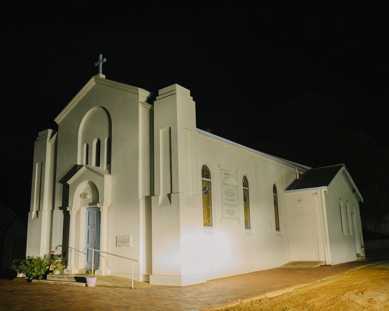 © Claudia Caporn - The catholic church, one of the town's three churches.