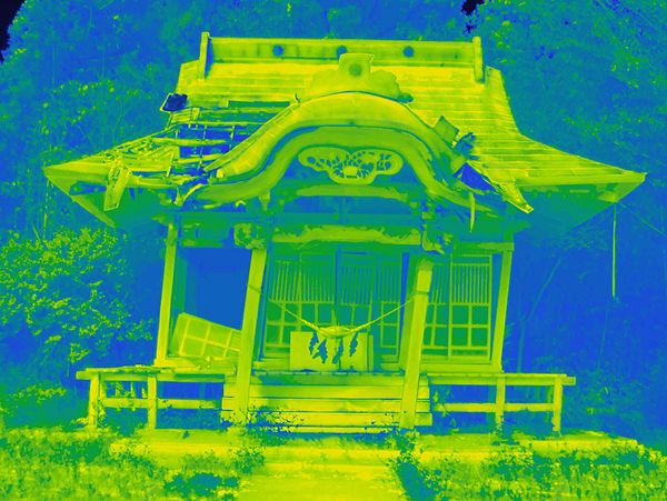 © Giles Price - Image from the Restricted Residence photography project