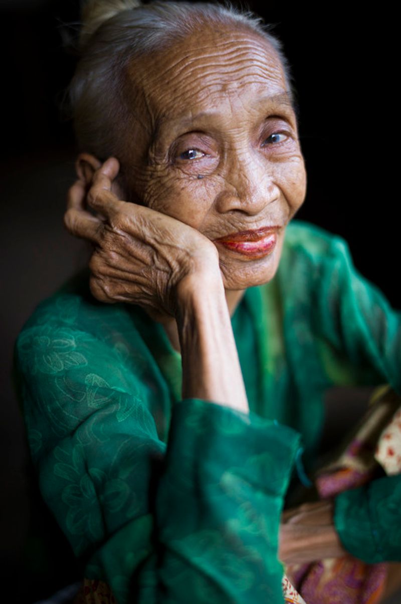 © Christian Werner - The mother of a mentally ill person in Singaraja.