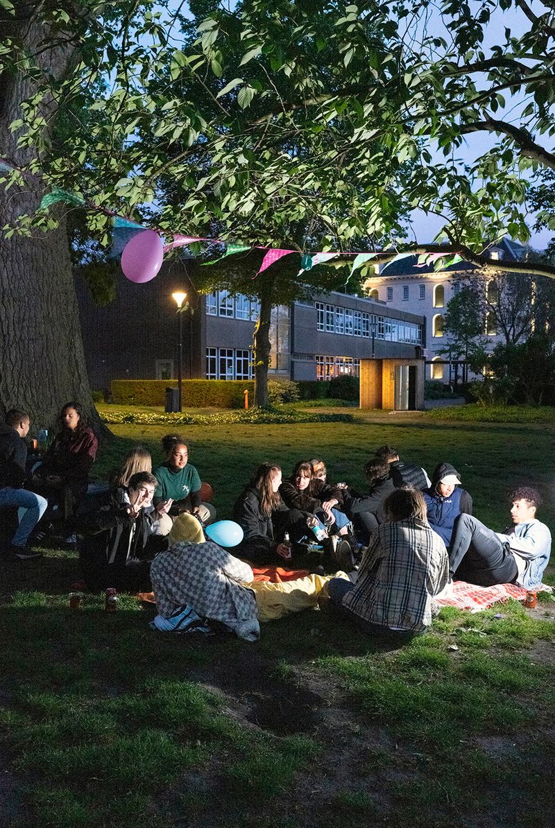 © Els Zweerink - Sammie and friends on Pieter’s twentieth birthday.