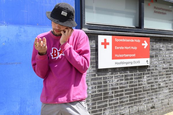 © Els Zweerink - Going to the emergency department of the closest hospital, after a panic attack, and hitting a glass window.