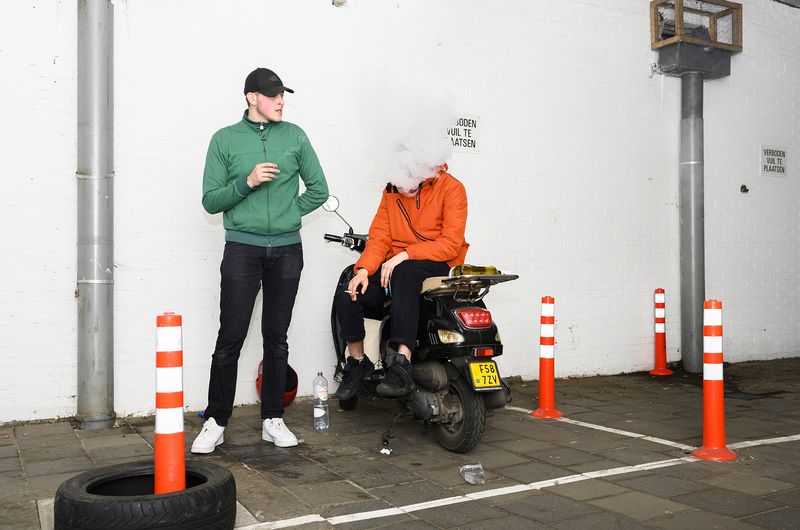 © Els Zweerink - Outside of the garagebox hanging out.
