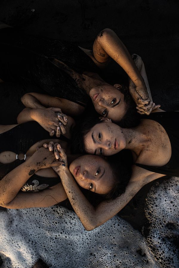 © Lyna Bennani - Female bounding