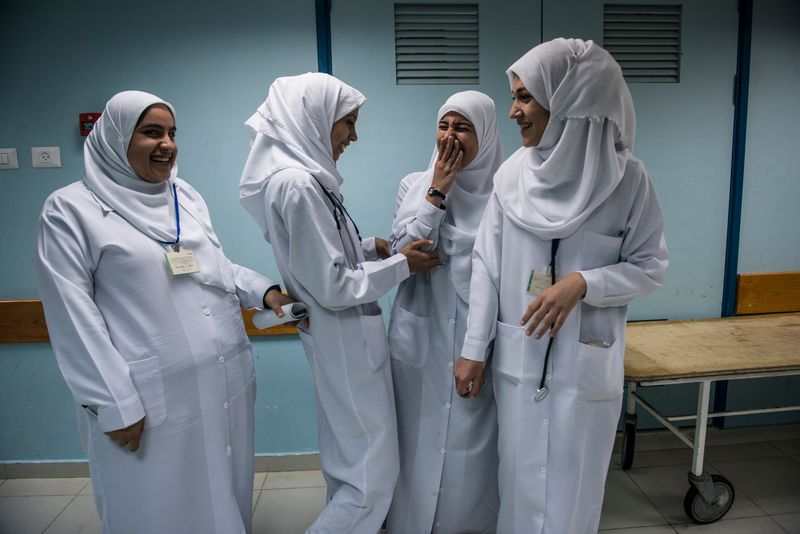 © Monique Jaques - Medical students from Islamic University on break in the Maternity Ward of Al-Shifa Hospital in Gaza.