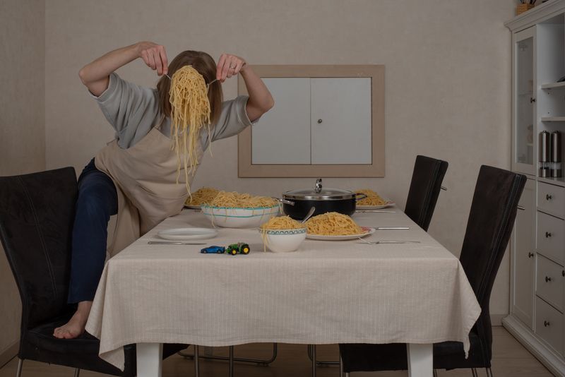© Olga Steinepreis - Image from the My mother doesn't work photography project