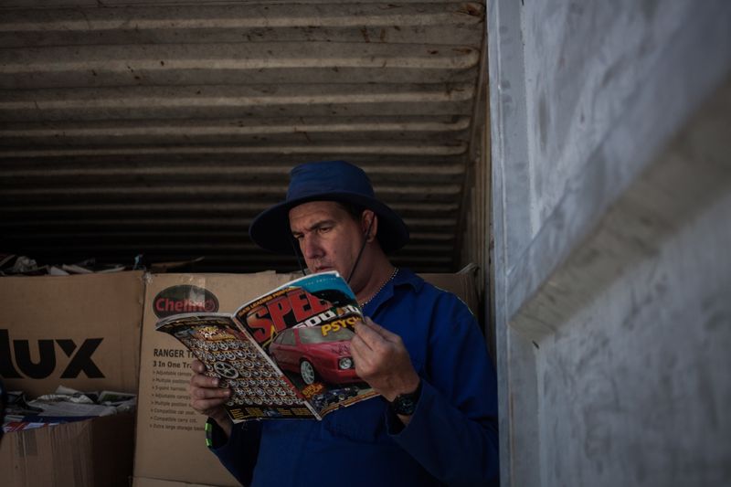 © Sally Low - Image from the Oasis photography project