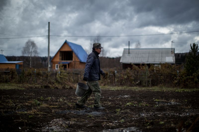 © Sally Low - Image from the Dust photography project