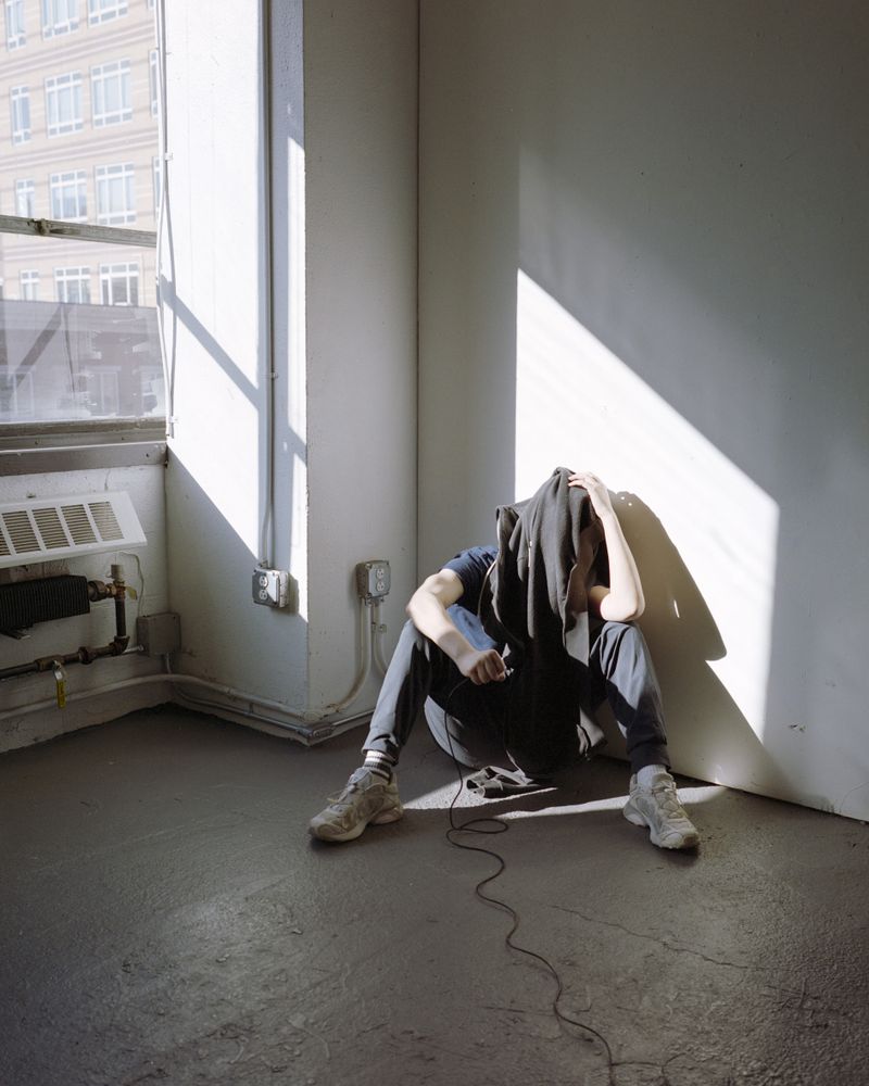 © Jialong Yang - Untitled (sitting in the corner)