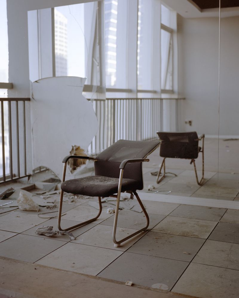 © Jialong Yang - Untitled (sloped chair)