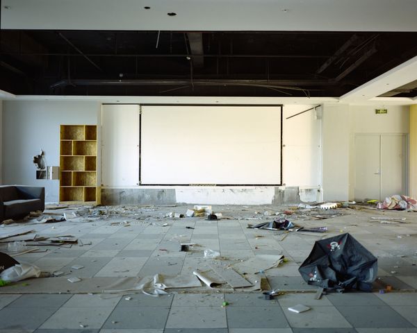 © Jialong Yang - Untitled (debris interior)