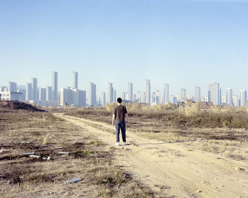 © Jialong Yang - Untitled (standing)