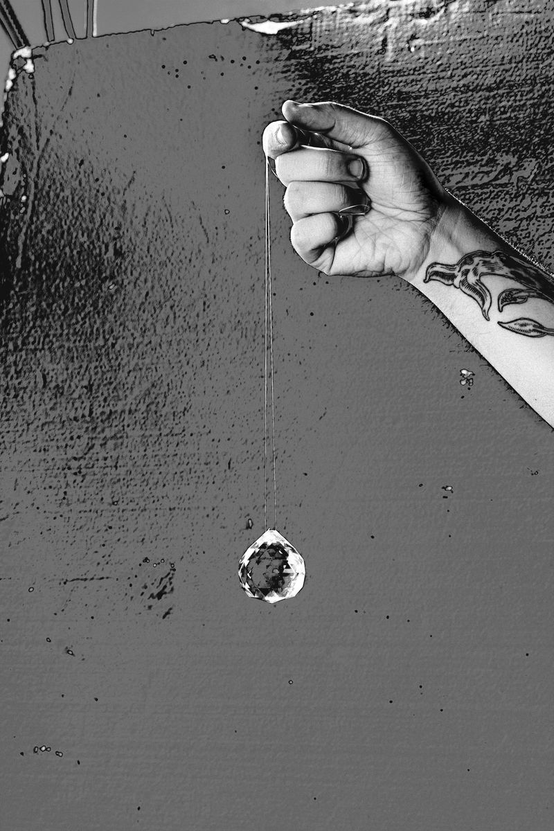 © Rafael Roncato - Image from the The Wireless Anatomy of Man photography project