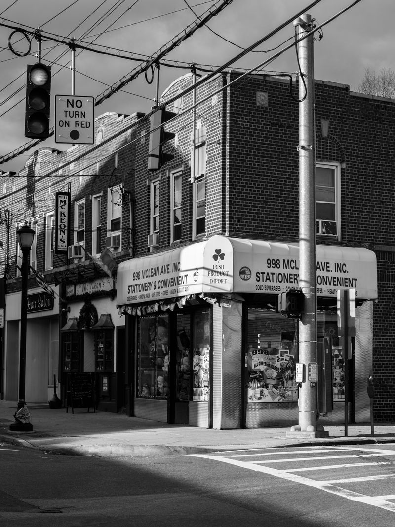 ©   - Irish bodega