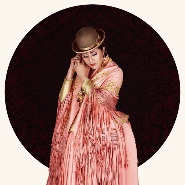 © Blast Delphine - Portrait of a cholita posing in a studio in La Paz, Bolivia, March 2016
